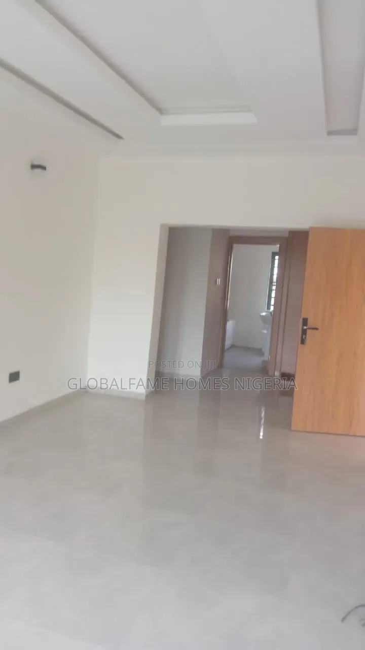 3bdrm Duplex in By Lekki for sale