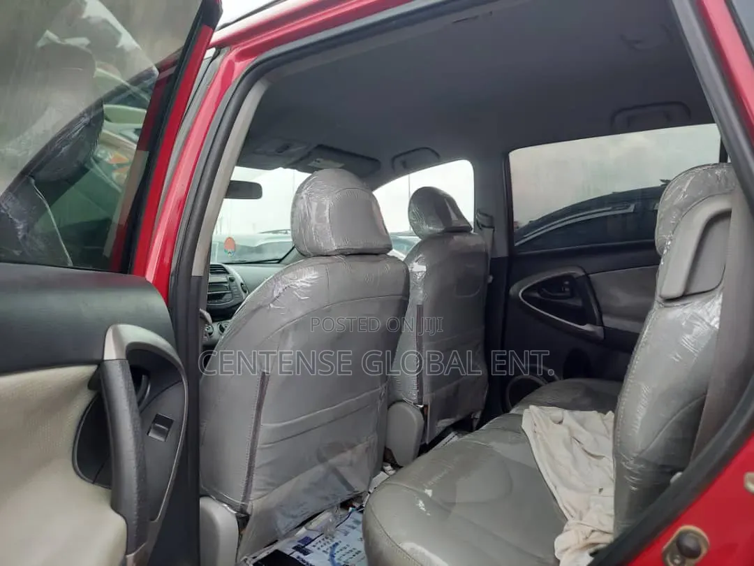 Toyota RAV4 2010 Red