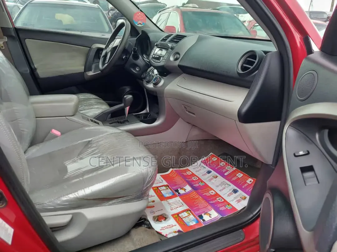 Toyota RAV4 2010 Red