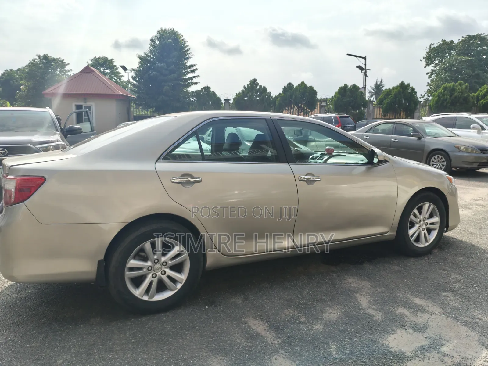 Toyota Camry 2014 Gold