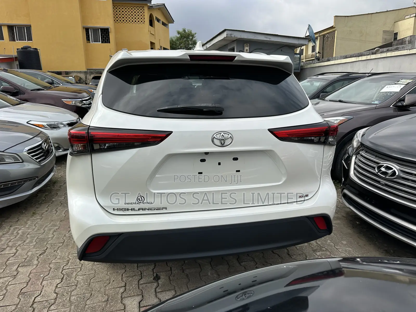 Toyota Highlander XLE AWD 2020 Off white