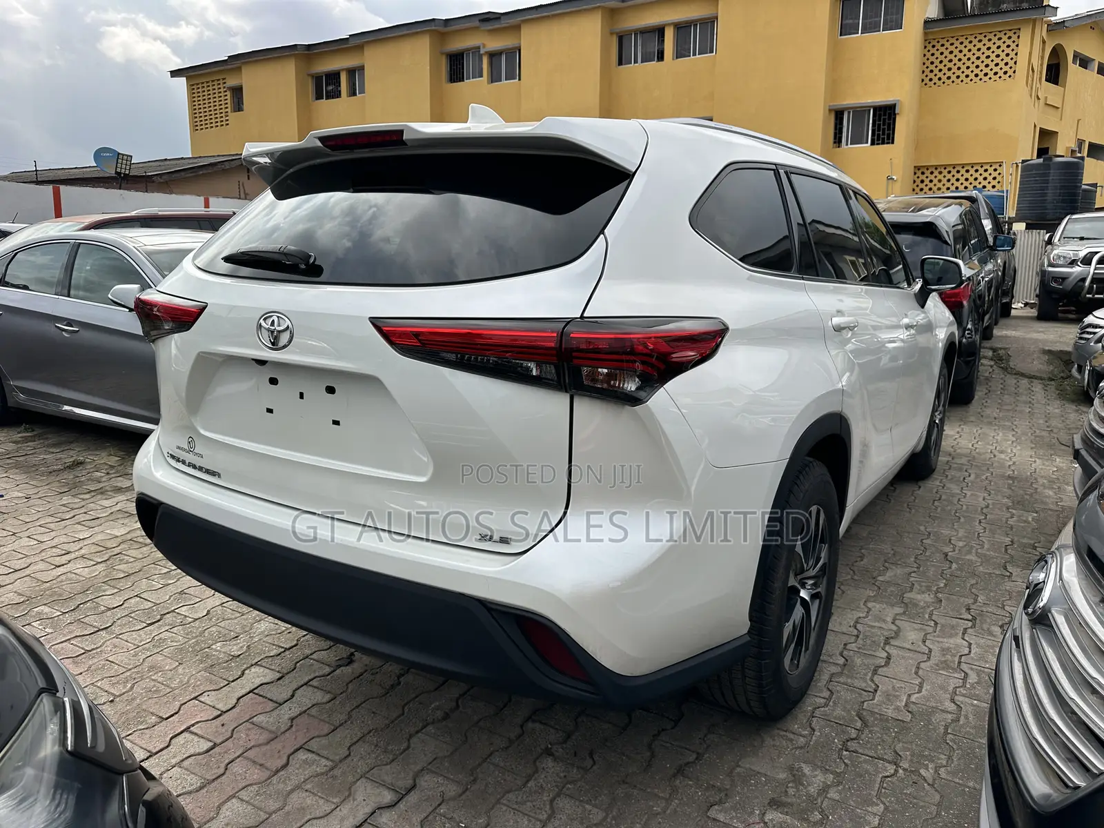 Toyota Highlander XLE AWD 2020 Off white