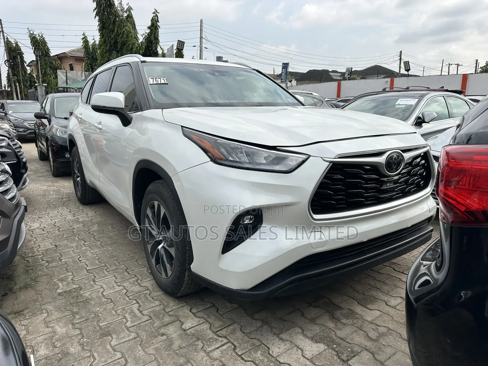 Toyota Highlander XLE AWD 2020 Off white