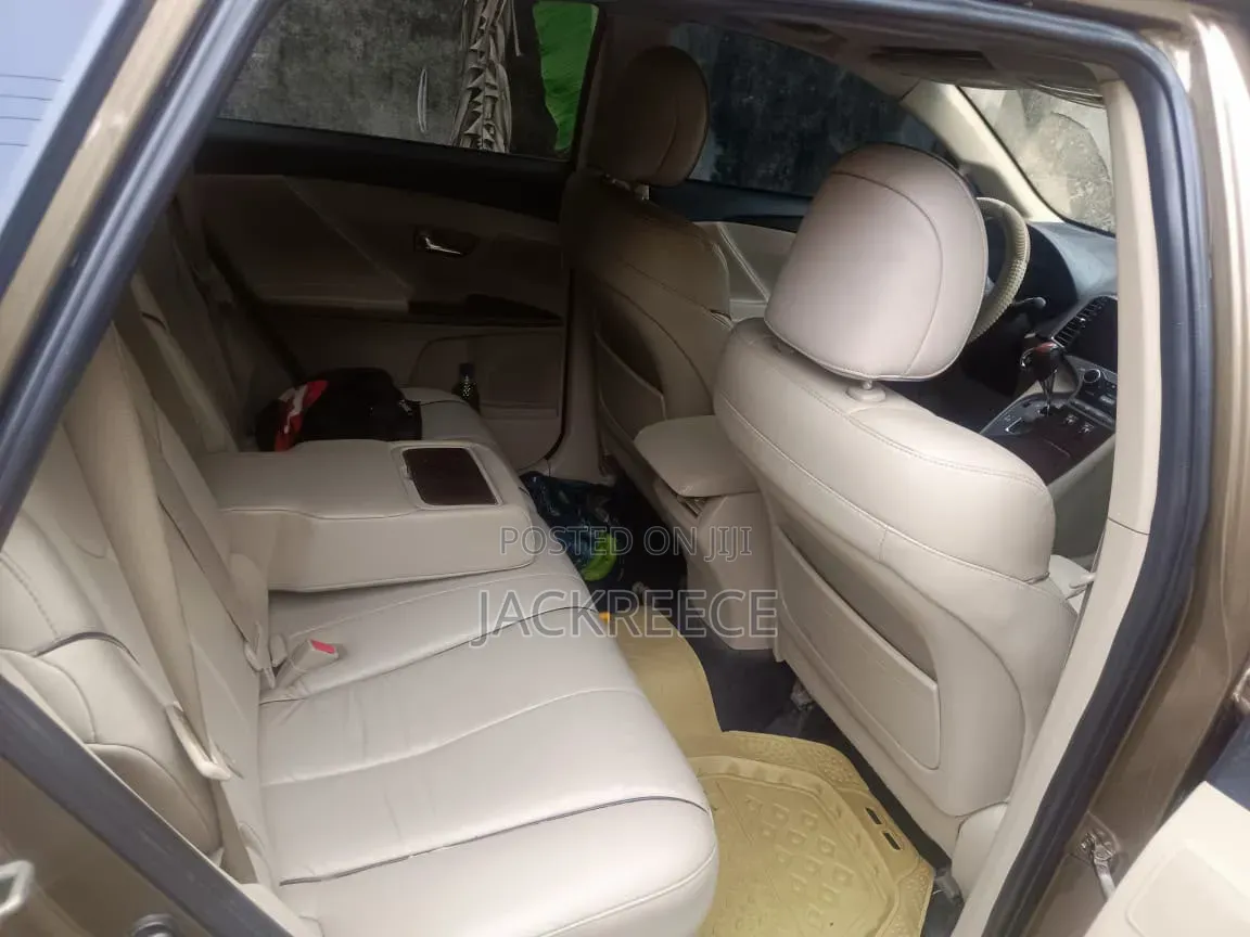 Toyota Venza 2011 Brown