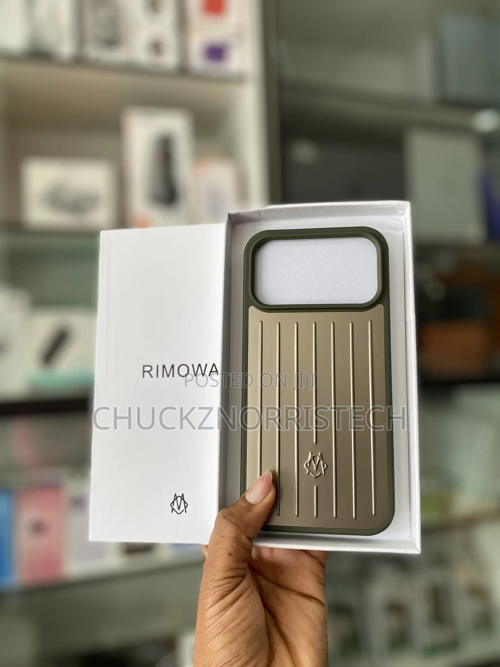 Rimowa Case 17 Pro Max Greengold
