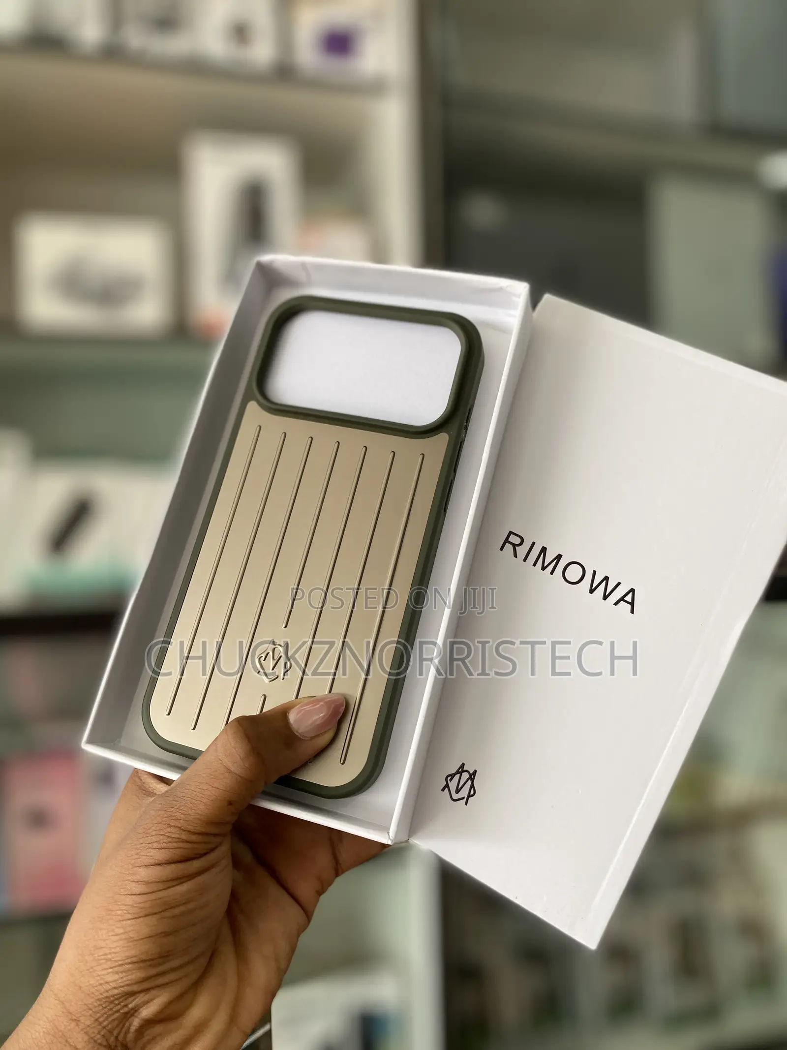 Rimowa Case 17 Pro Max Greengold