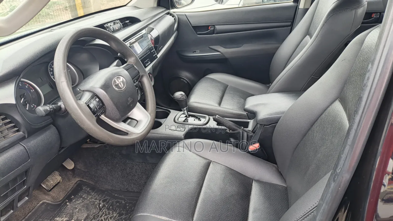 Toyota Hilux 2022 Black