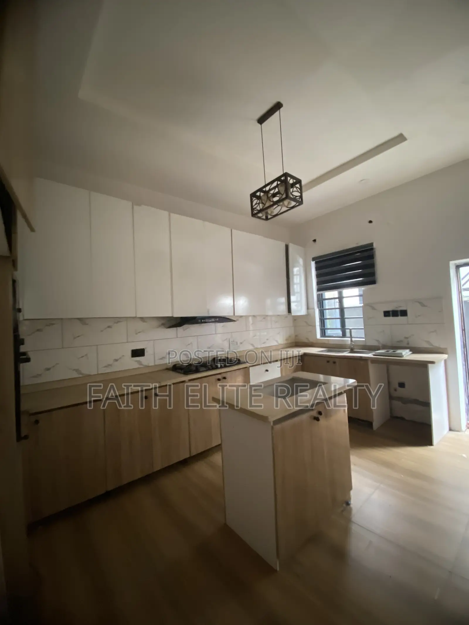 4bdrm Duplex in Orchid Road, Lekki Expressway for sale