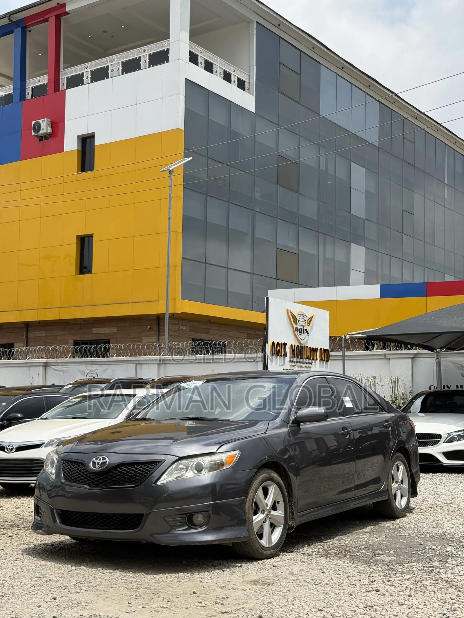 Toyota Camry SE 4dr Sedan (2.5L 4cyl 6AM) 2010 Gray