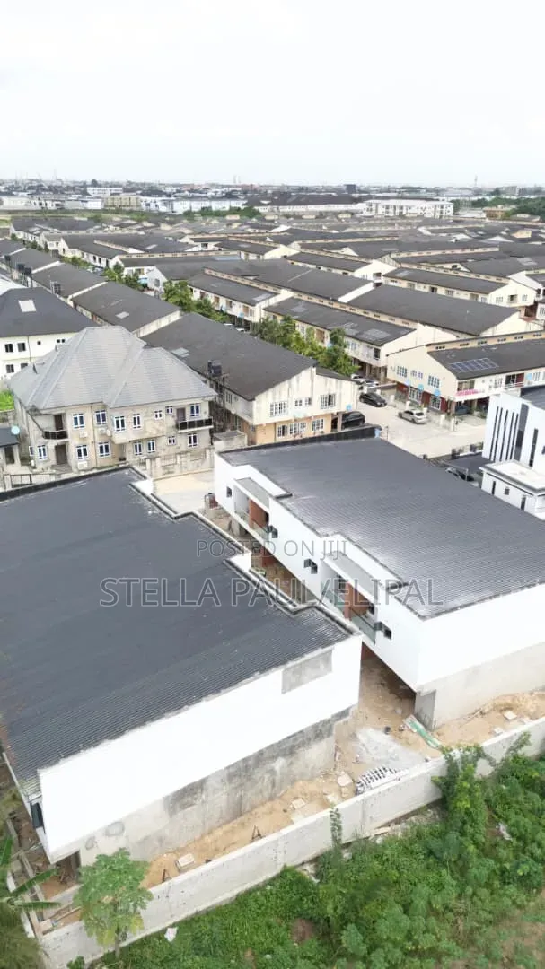 3bdrm Duplex in Abraham Adesanya Estate for sale