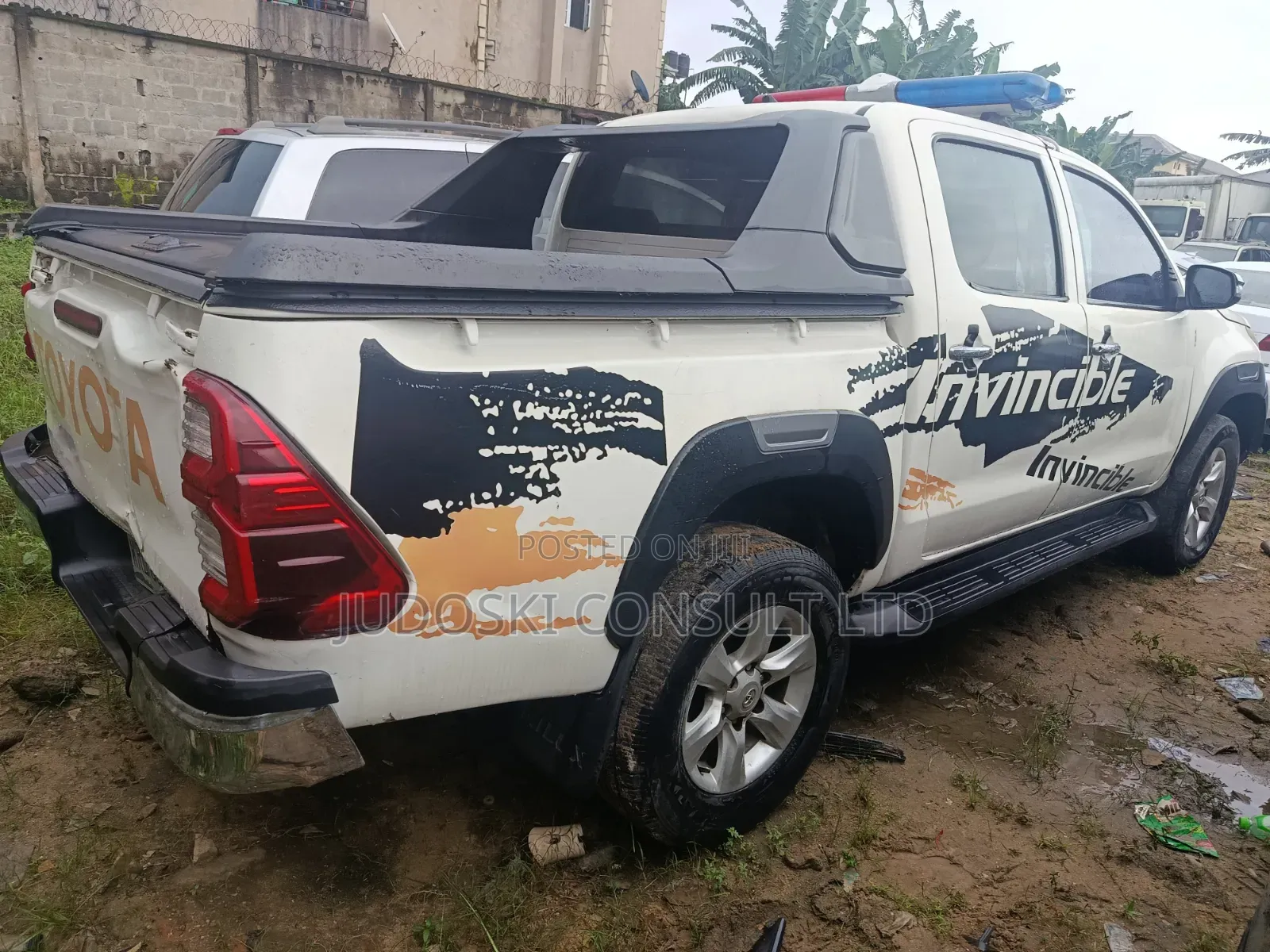 Toyota Hilux 2018 White