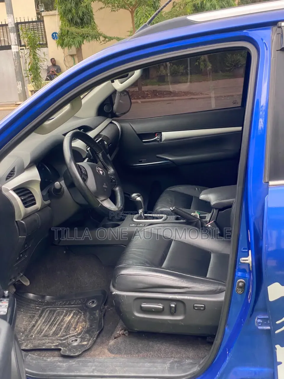 Toyota Hilux 2022 Blue