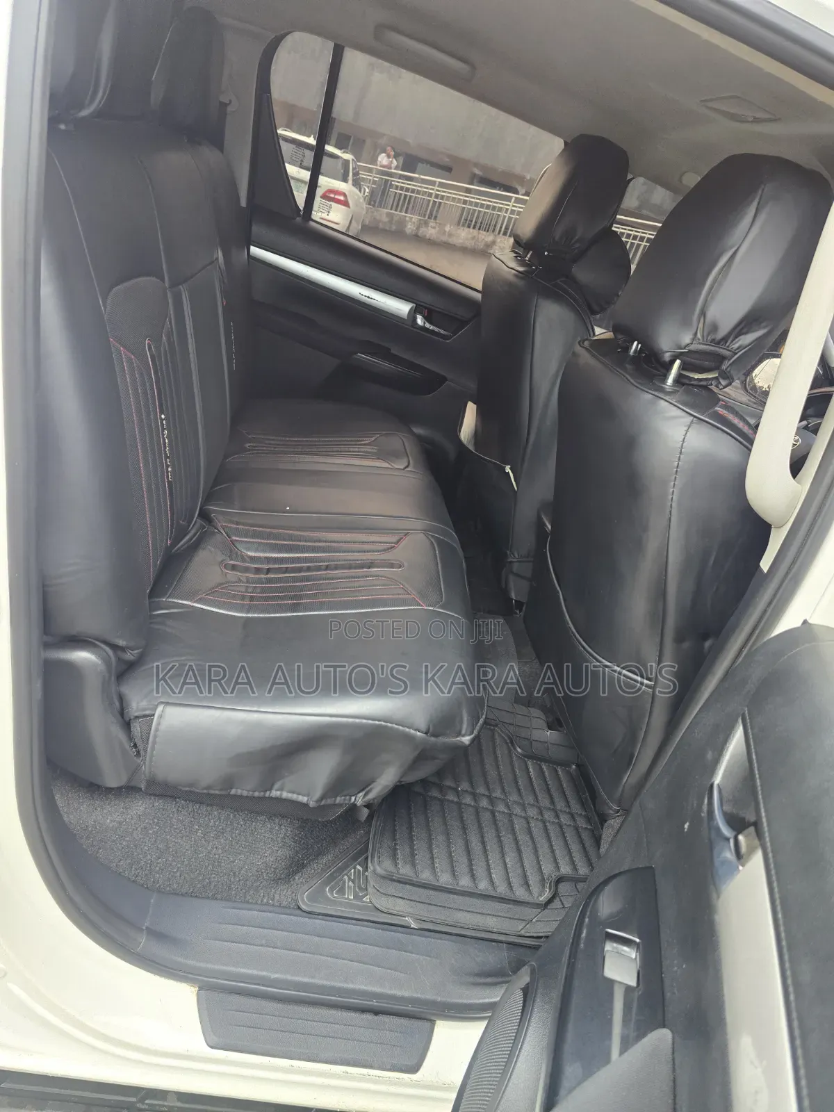 Toyota Hilux 2023 White