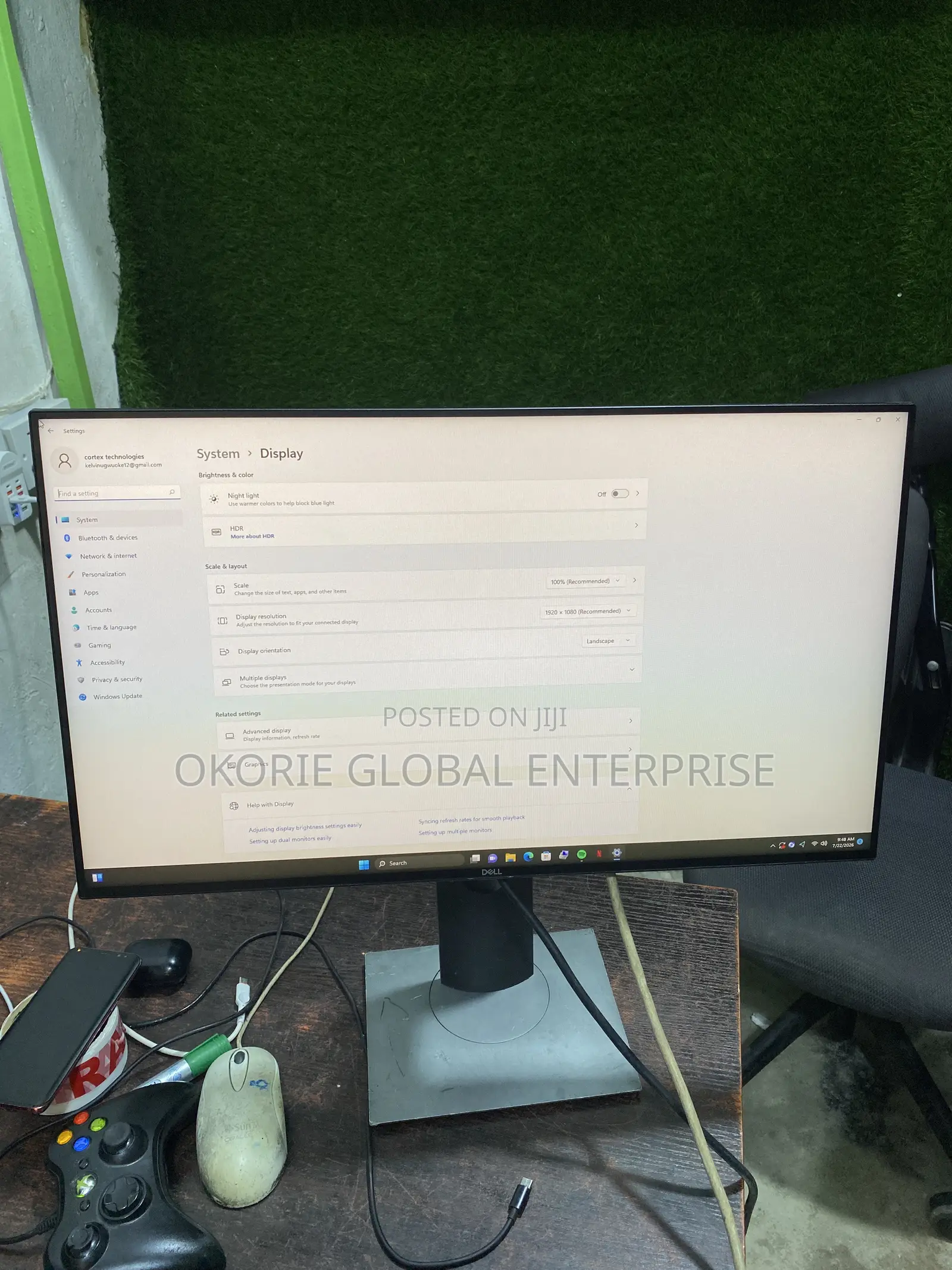 Dell Utra Sharp Monitor