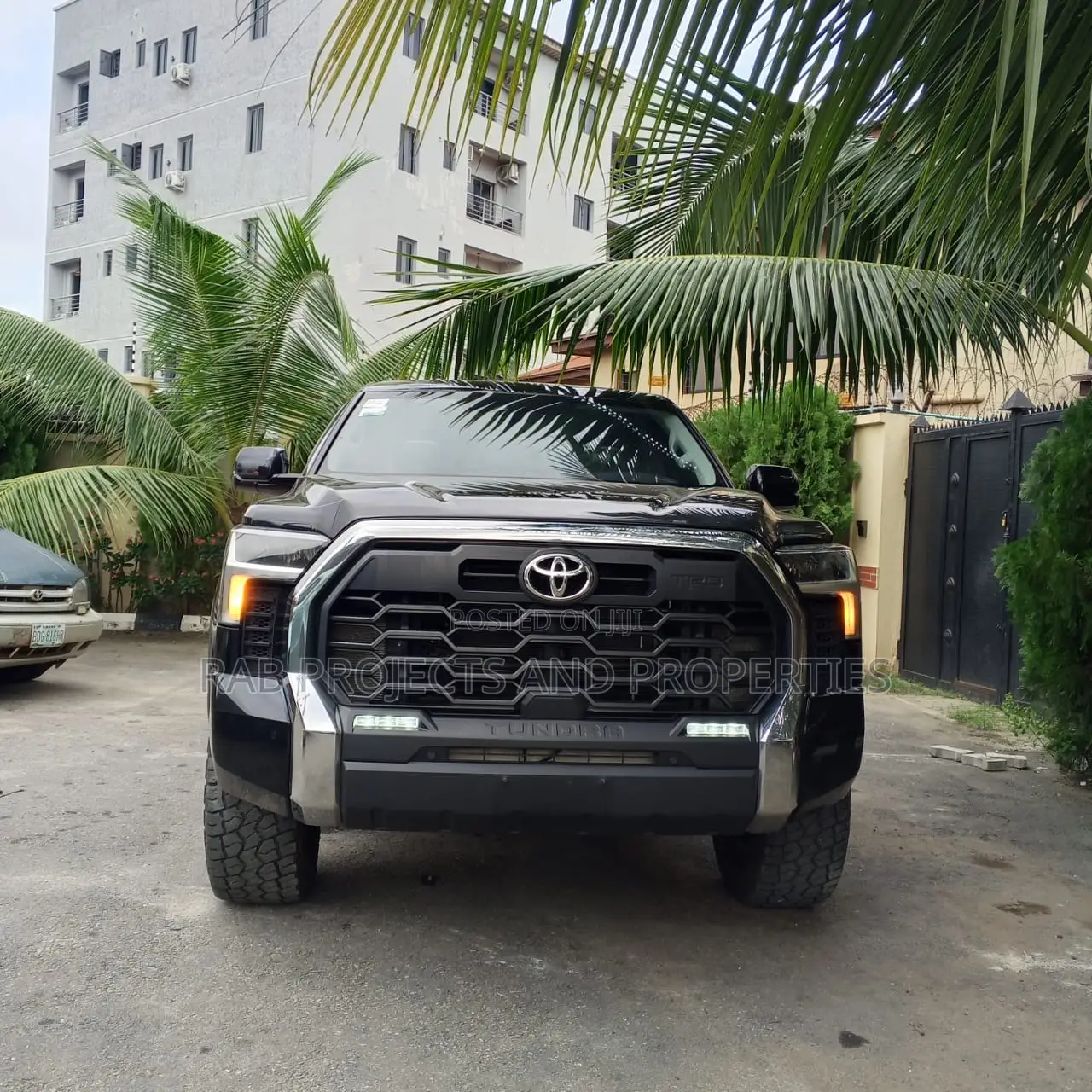 Toyota Tundra SR5 CrewMax 5.5' Bed 2024 Black