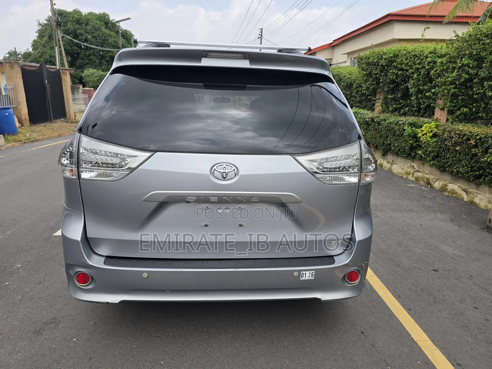 Toyota Sienna SE FWD 8-Passenger 2013 Silver