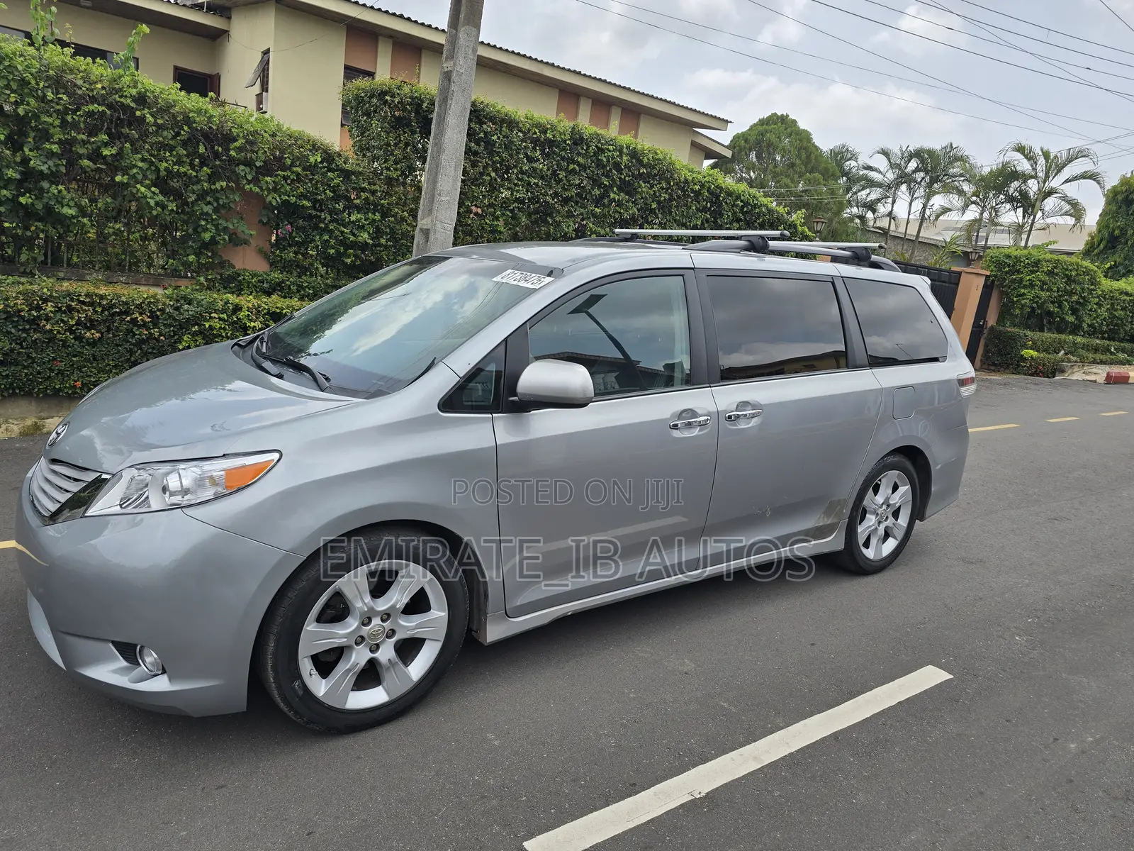 Toyota Sienna SE FWD 8-Passenger 2013 Silver
