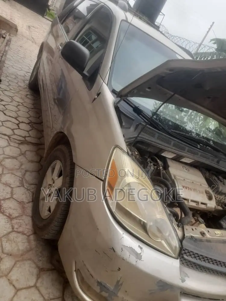 Toyota Sienna 2006 Gold