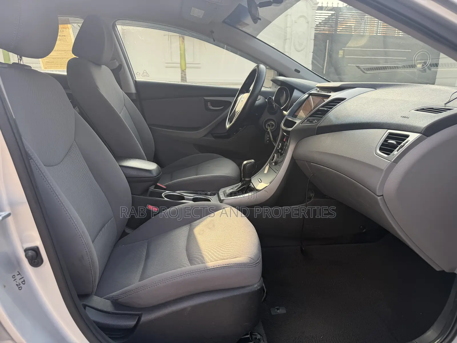Hyundai Elantra SE 4dr Sedan (1.8L 4cyl 6A) 2015 Silver