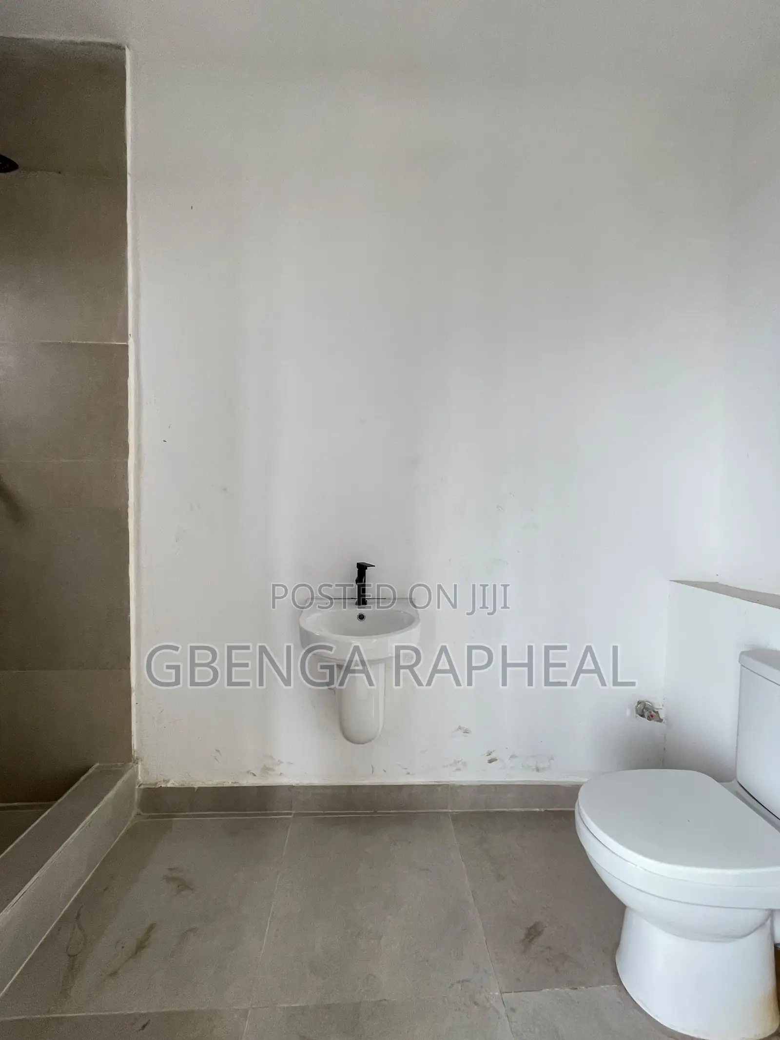 3bdrm Apartment in Ikate for sale