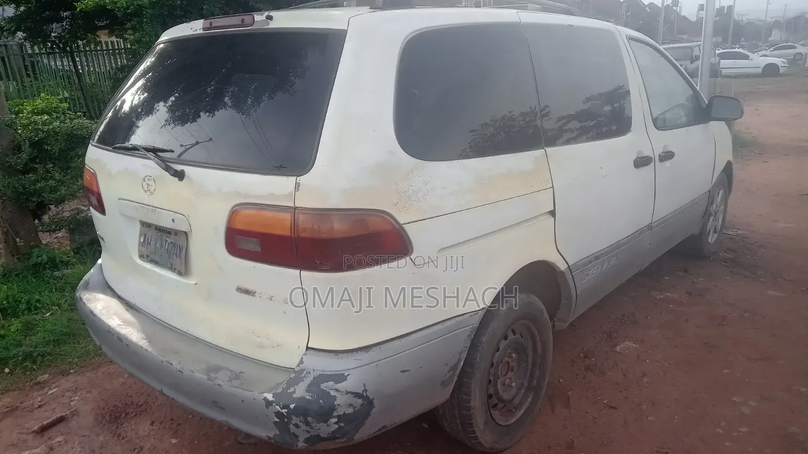 Toyota Sienna 2000 White