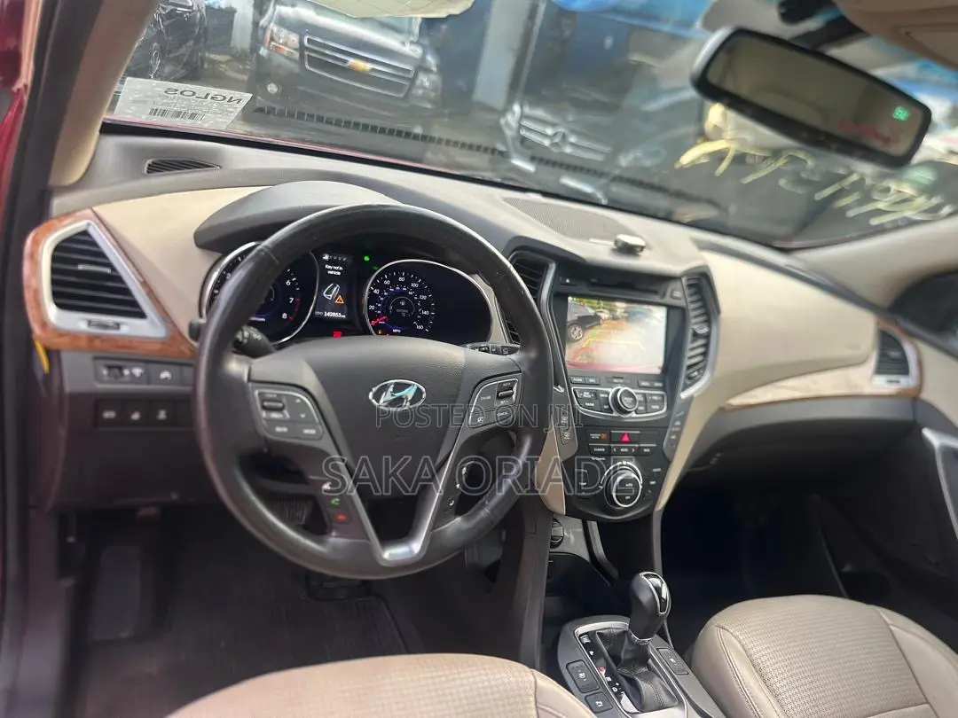 Hyundai Santa Fe 2015 Red