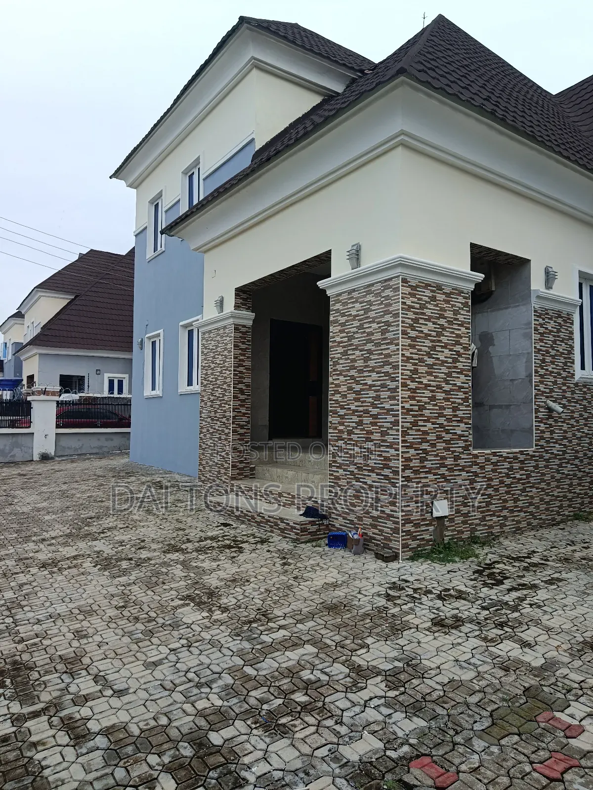 4bdrm Penthouse in Macsion, Sabon Lugbe for rent