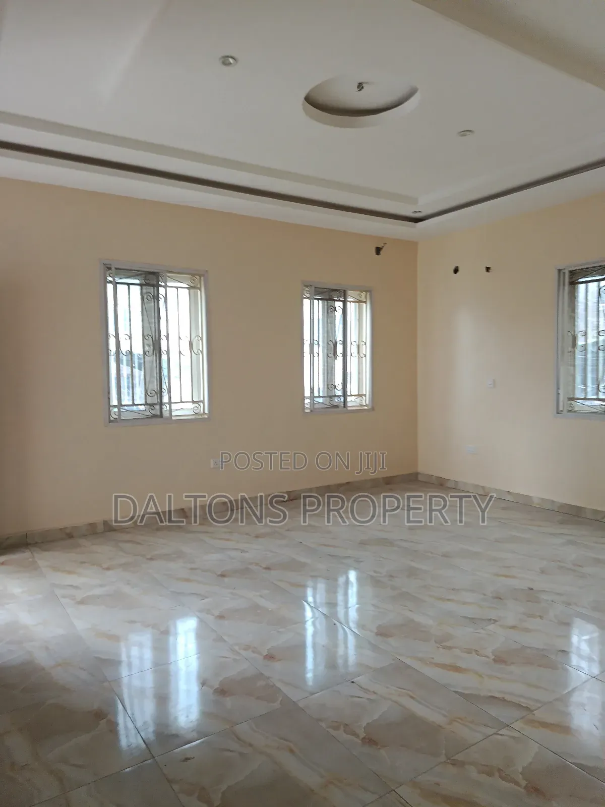 4bdrm Penthouse in Macsion, Sabon Lugbe for rent