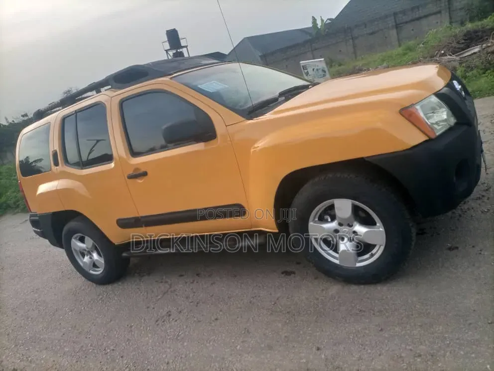 Nissan Xterra 2006 Yellow