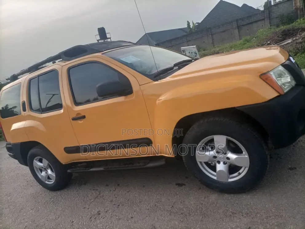 Nissan Xterra 2006 Yellow