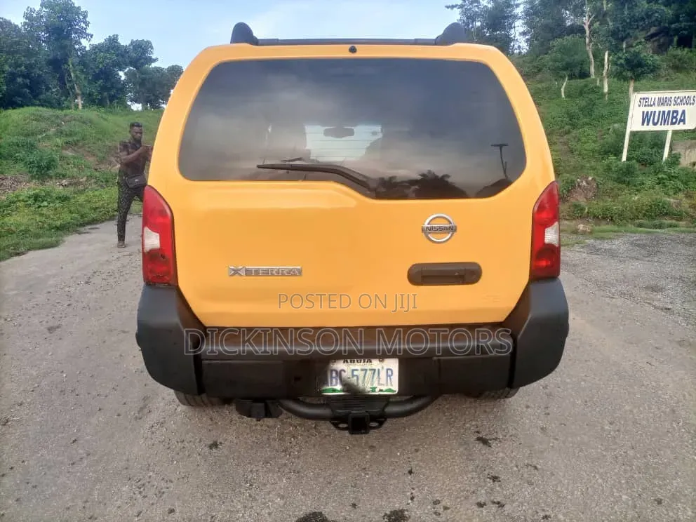 Nissan Xterra 2006 Yellow