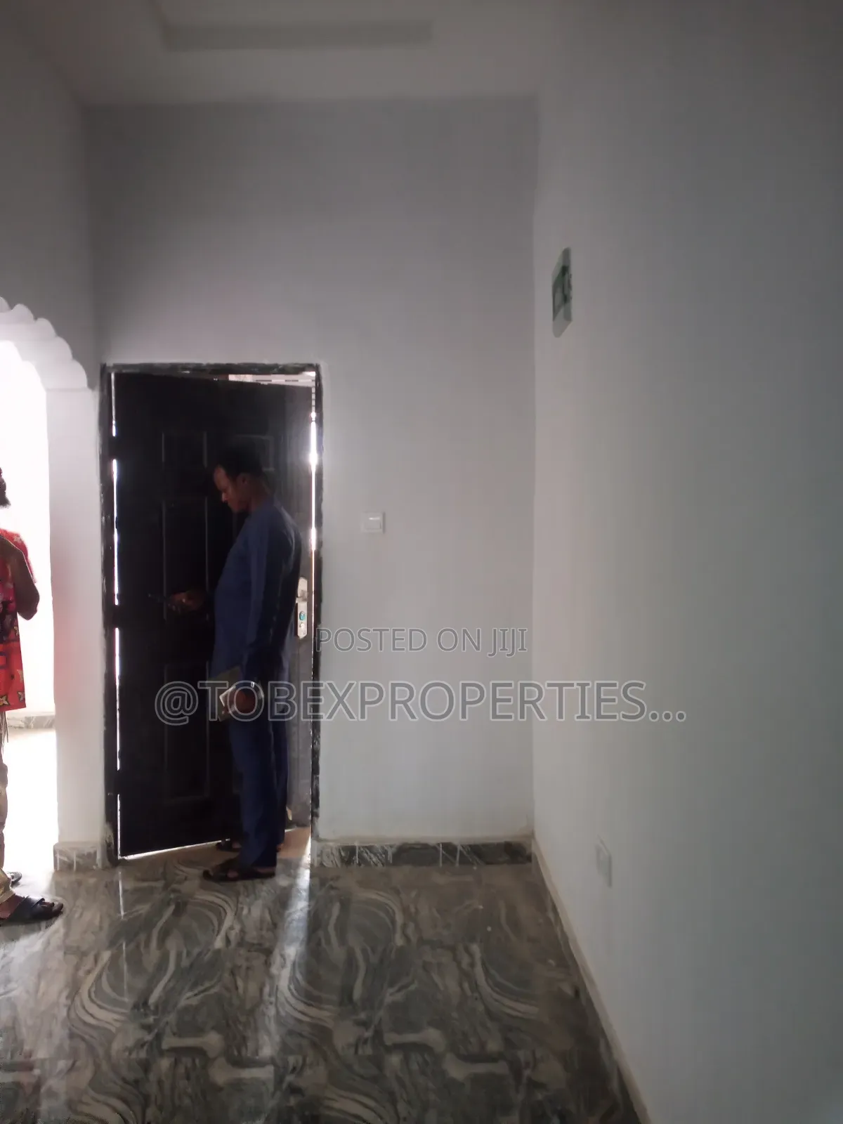 8bdrm Apartment in Zamani Extension, Karu for sale