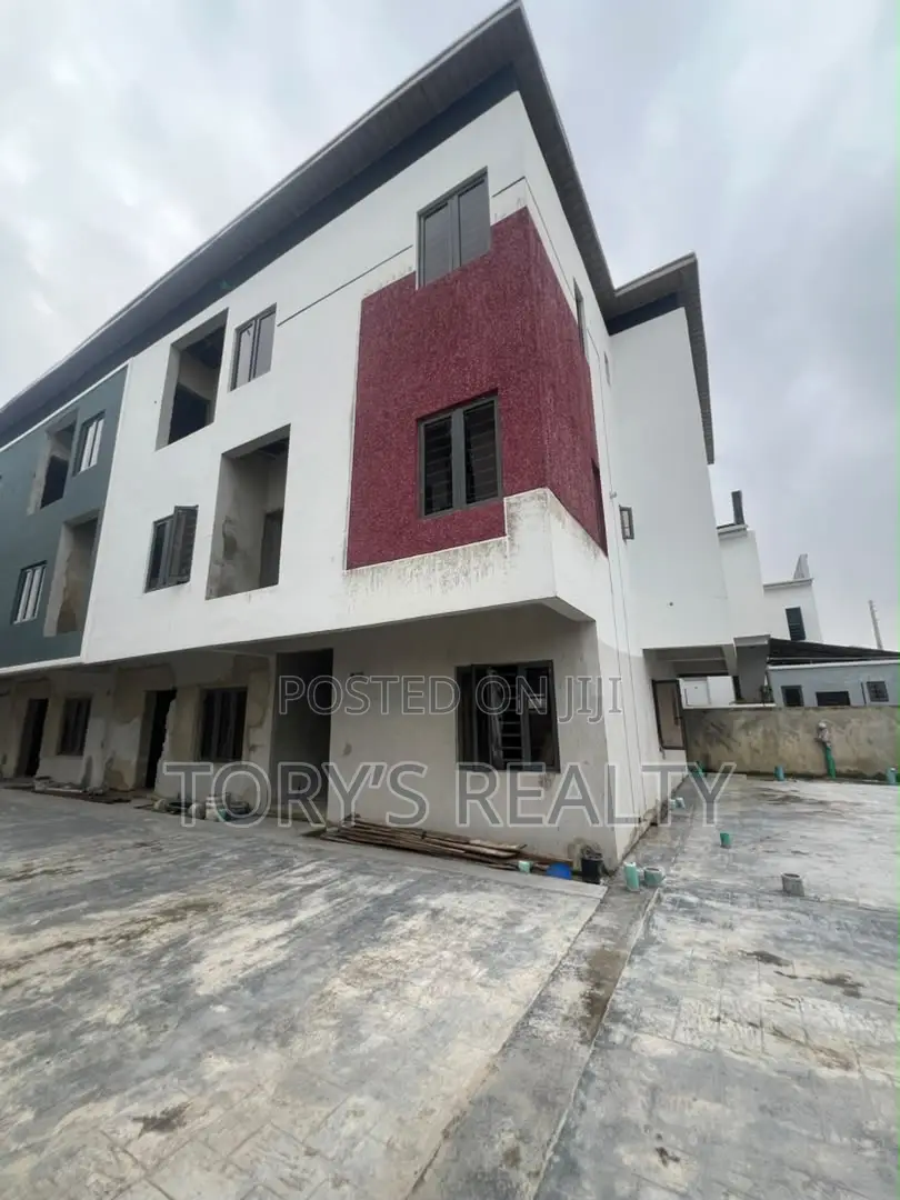 4bdrm Duplex in Lekki Expressway for rent