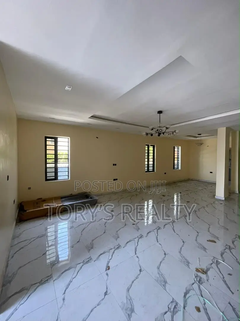 4bdrm Duplex in Lekki Expressway for rent