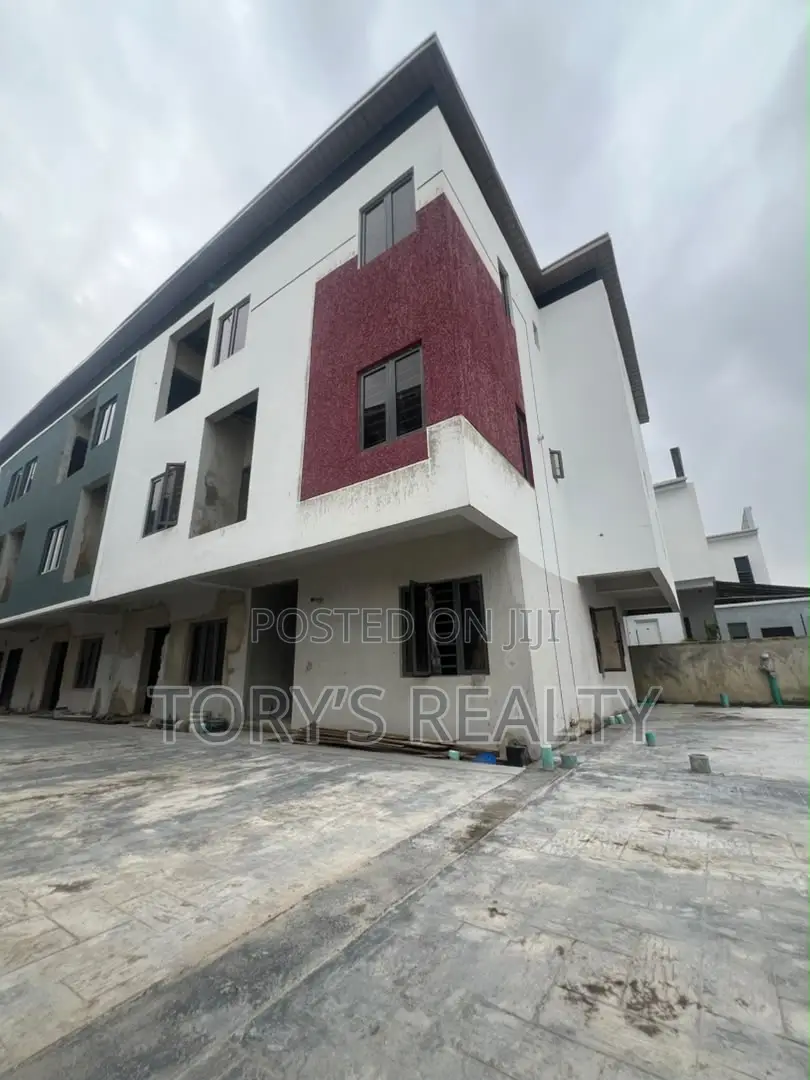 4bdrm Duplex in Lekki Expressway for rent