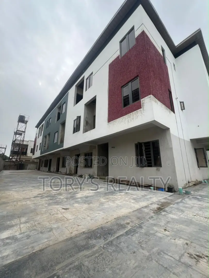 4bdrm Duplex in Lekki Expressway for rent