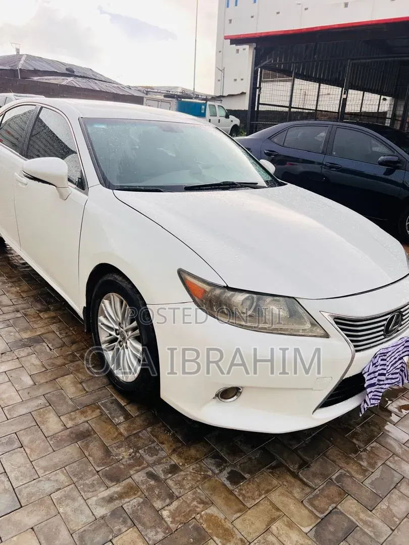 Lexus ES 2015 White