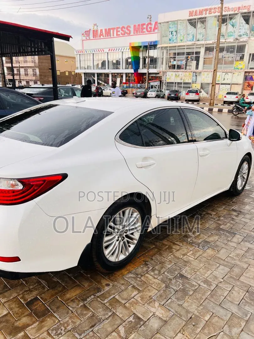 Lexus ES 2015 White