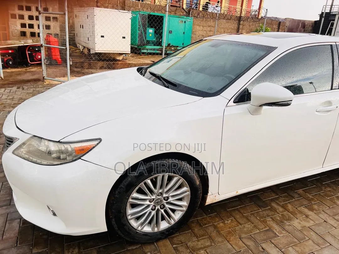 Lexus ES 2015 White