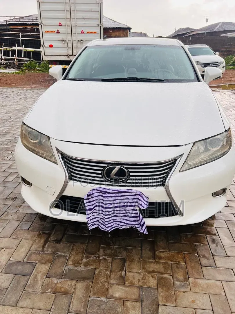 Lexus ES 2015 White