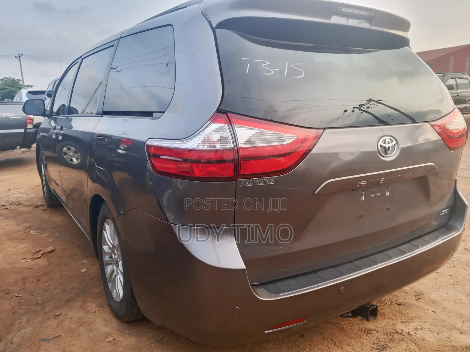 Toyota Sienna XLE 7 Passenger (3.5L 6cyl 8A) 2017 Gray