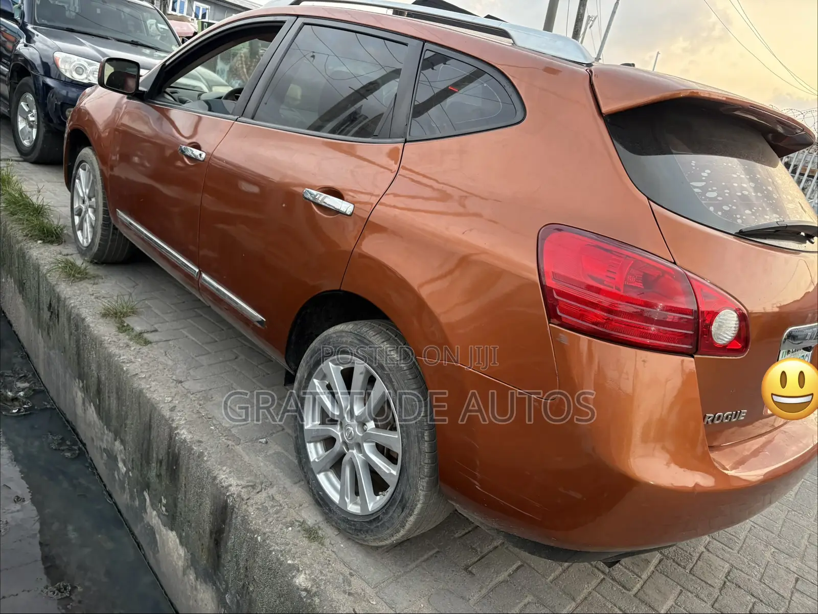 Nissan Rogue S 2012 Brown