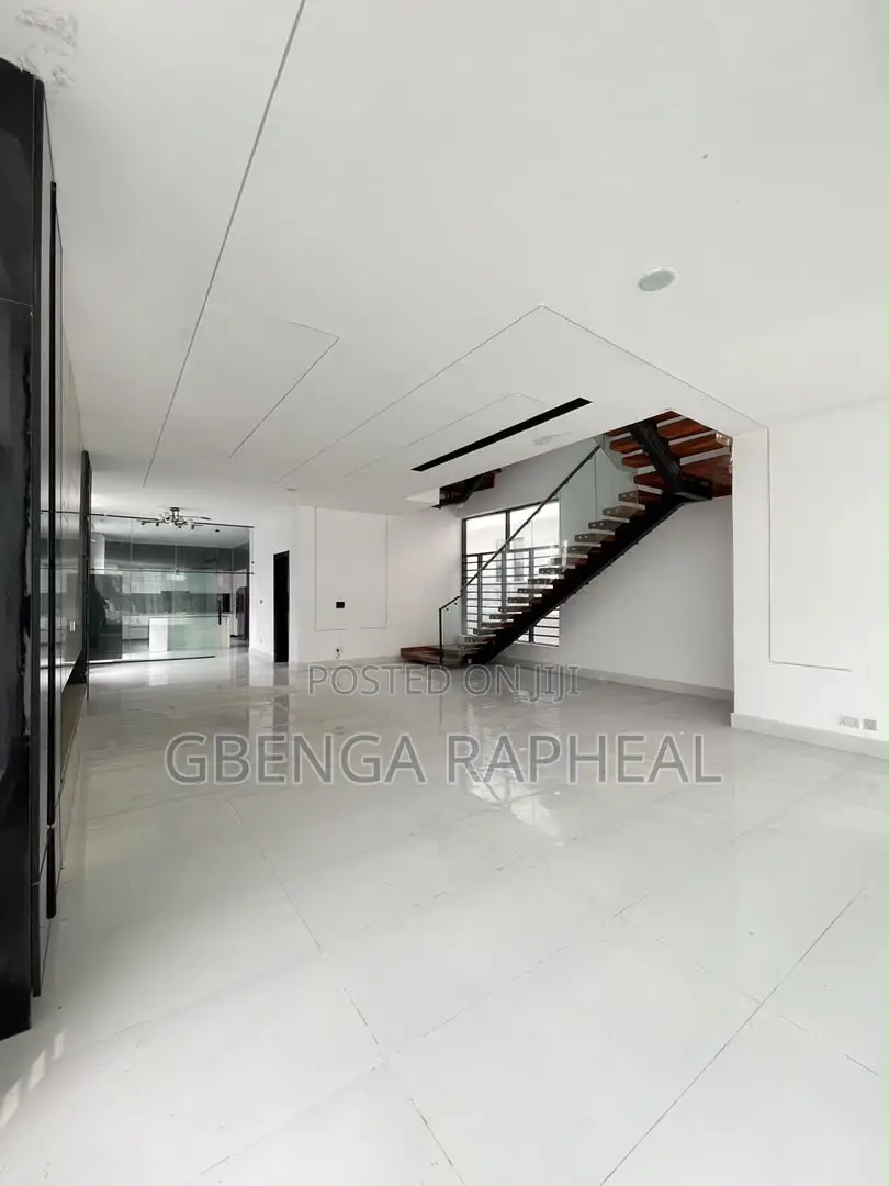 5bdrm Duplex in Chevron, Lekki for sale
