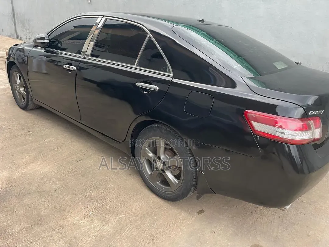Toyota Camry SE V6 4dr Sedan (3.5L 6cyl 6A) 2011 Black