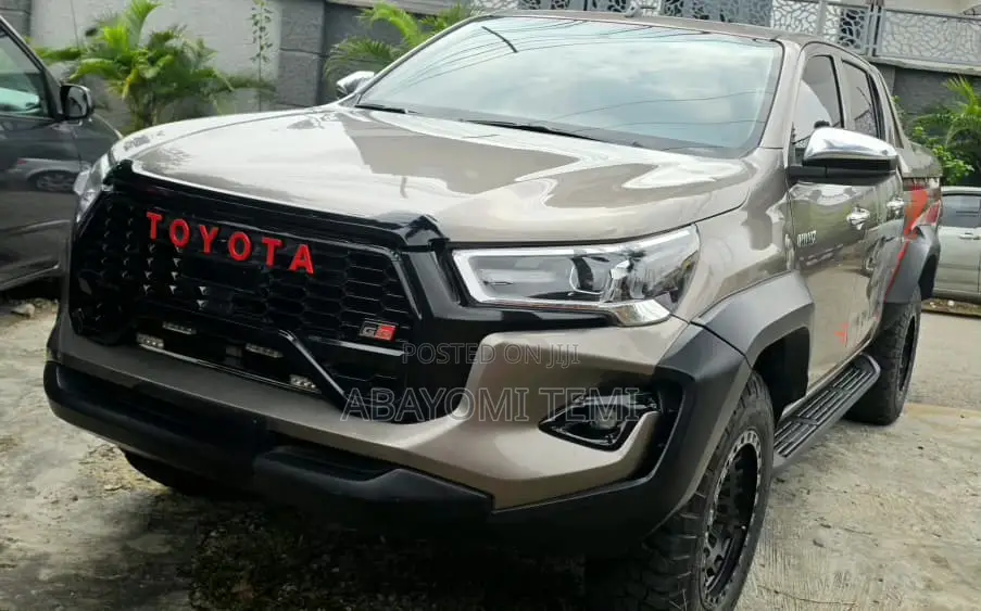 Toyota Hilux 2020 Gray