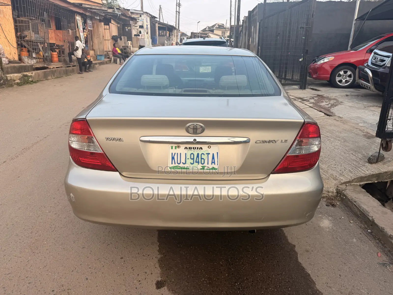 Toyota Camry LE 4dr Sedan (2.4L 4cyl 5M) 2004 Gold