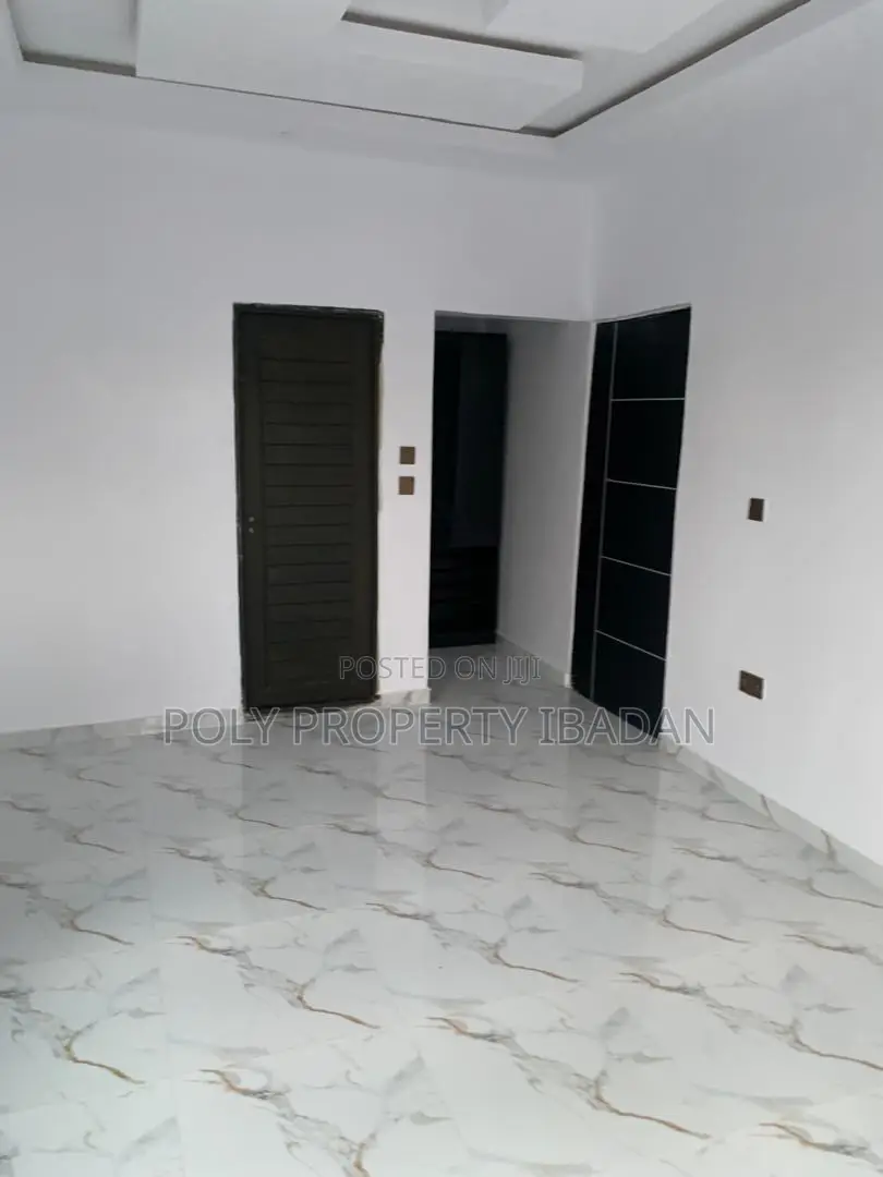 3bdrm Block of Flats in Prime Estate, Apata for rent