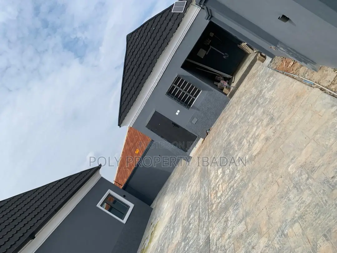 3bdrm Block of Flats in Prime Estate, Apata for rent
