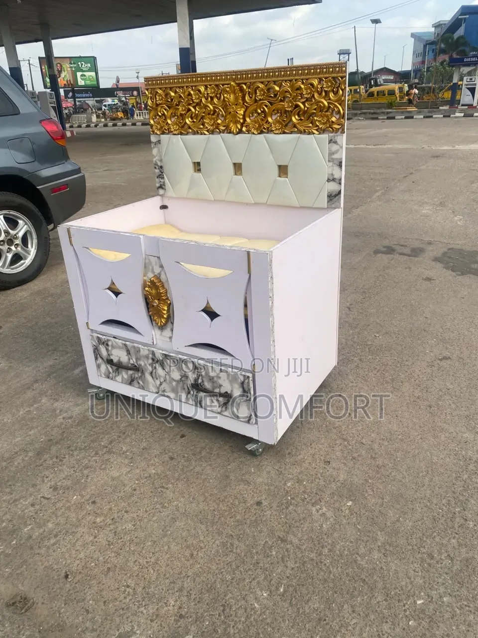Luxury Very Beautiful Baby Cot With Mattress and Wardrobe