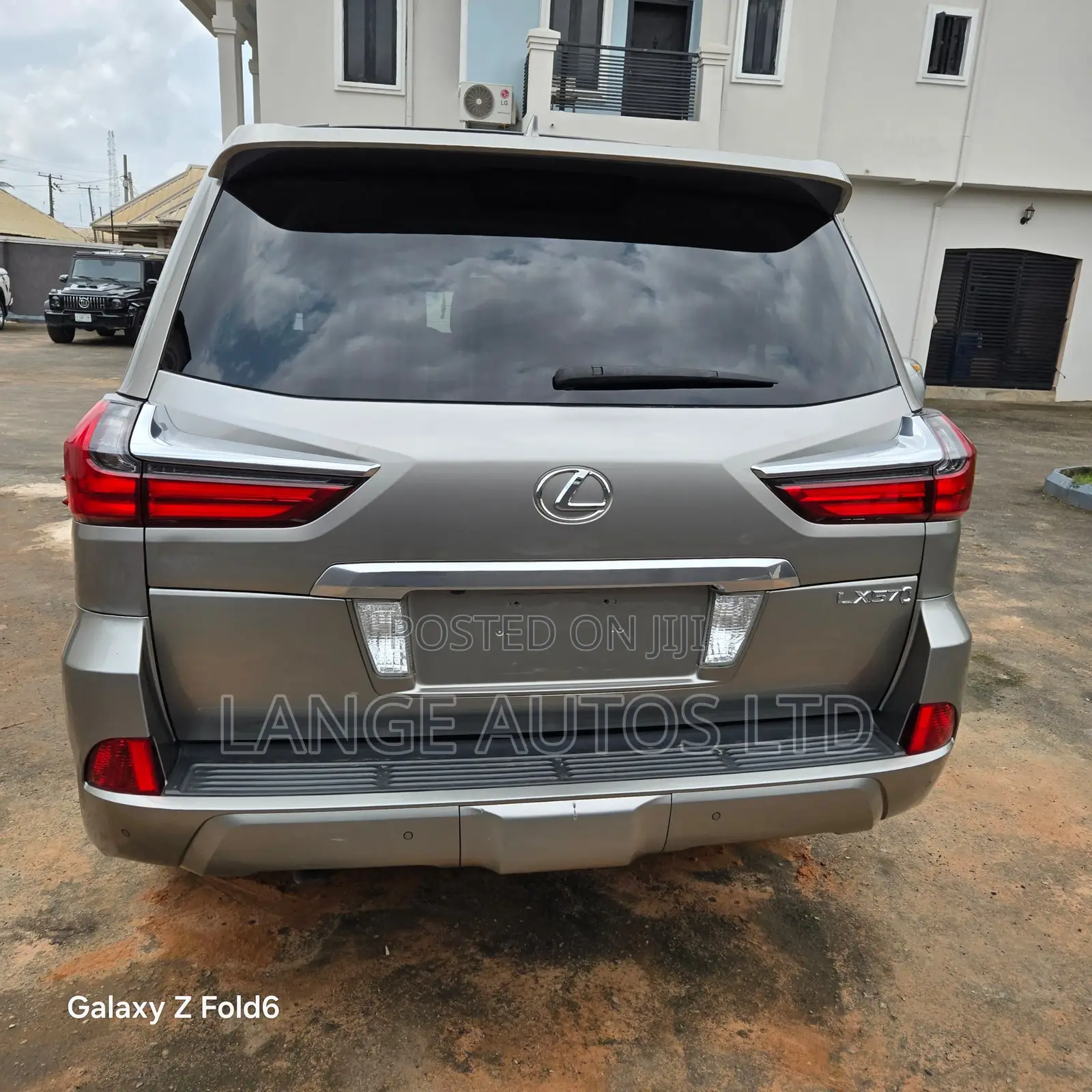 Lexus LX 570 AWD 2016 Gray
